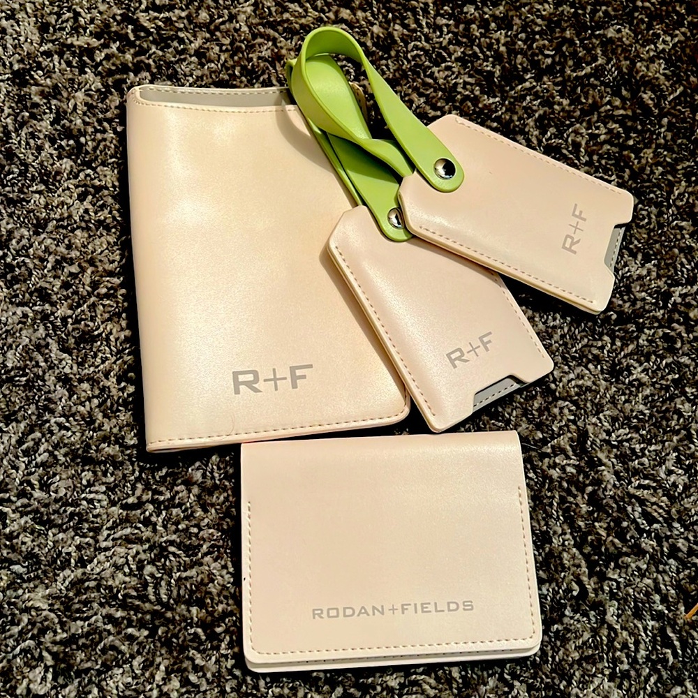 Rodan + Fields travel accessories